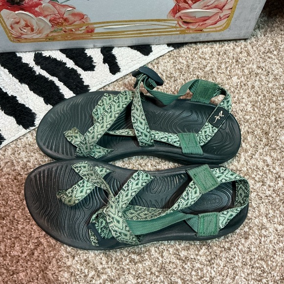 Chaco Green Patterned Sandals - Picture 7 of 8